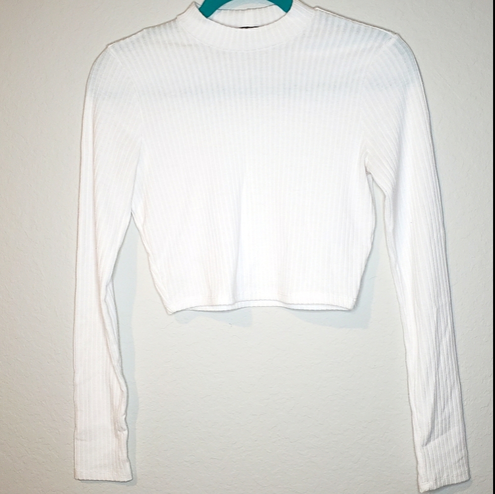 Forever 21 White Long Sleeve Cropped Top